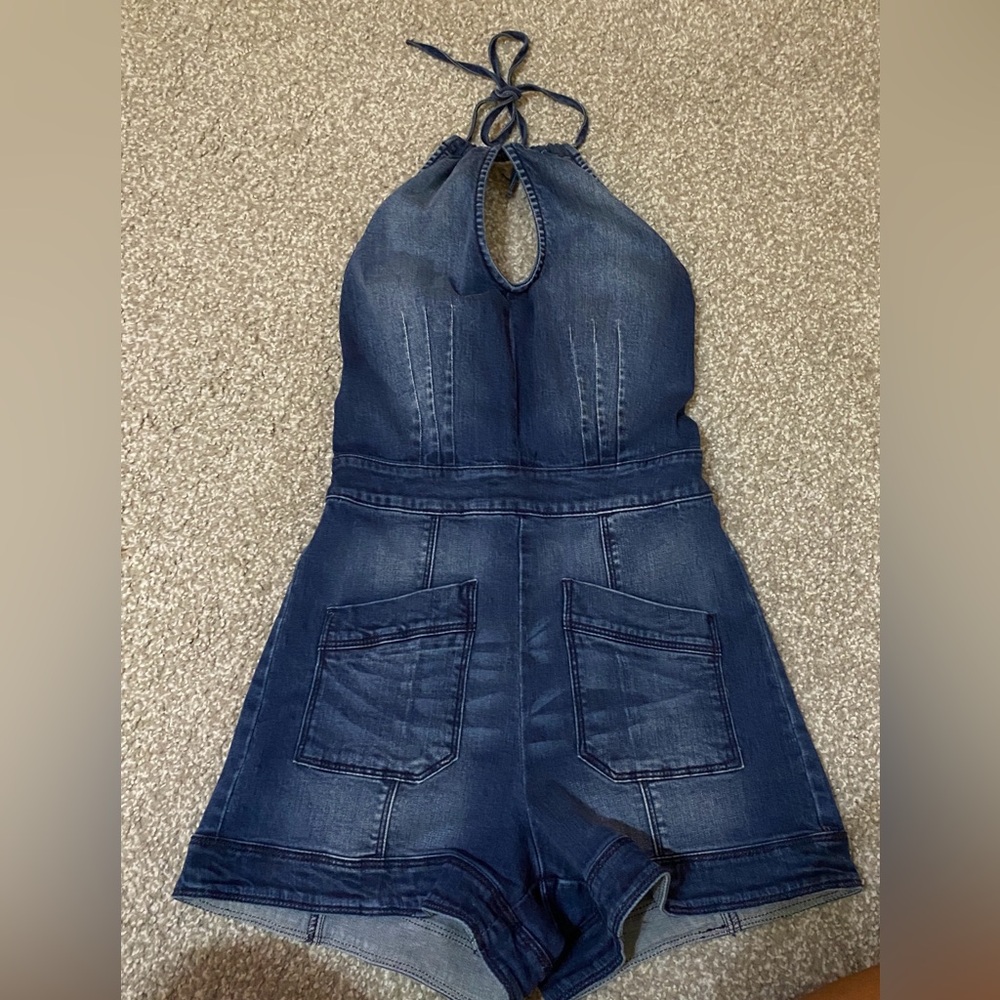BEBE Blue Denin Keyhole Halter Neck Romper - Size 0 - Zip on the back